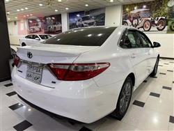 تۆیۆتا کامری